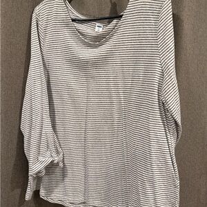 Old Navy Women's Long Sleeve Striped Top - Black and White